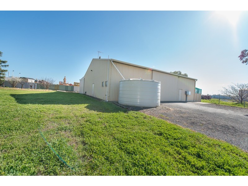 1 Phoenix Street, Tamworth NSW 2340