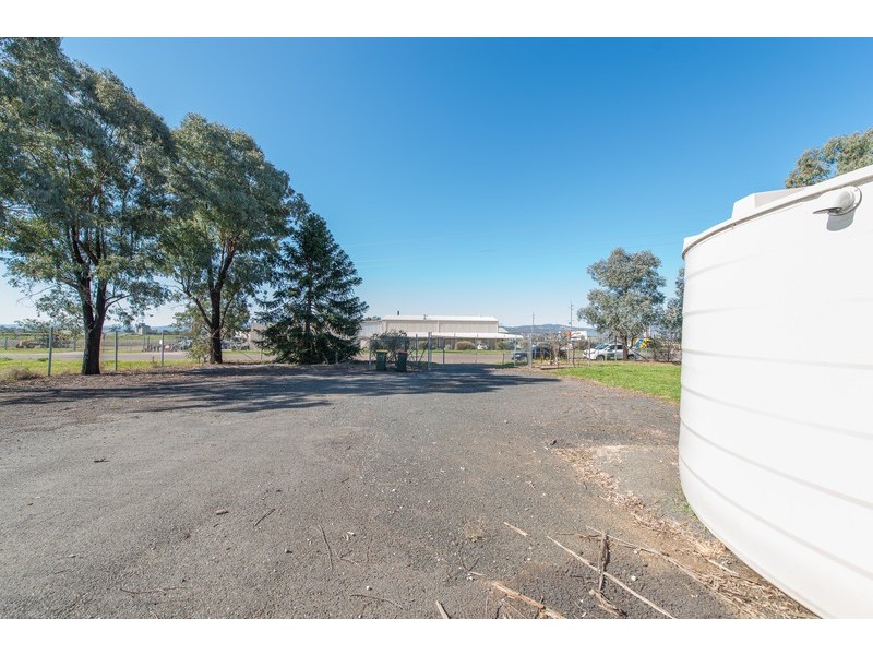 1 Phoenix Street, Tamworth NSW 2340