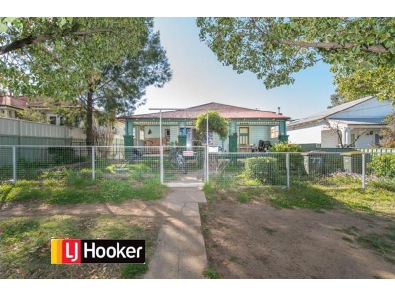77 Mathews Street, Tamworth NSW 2340