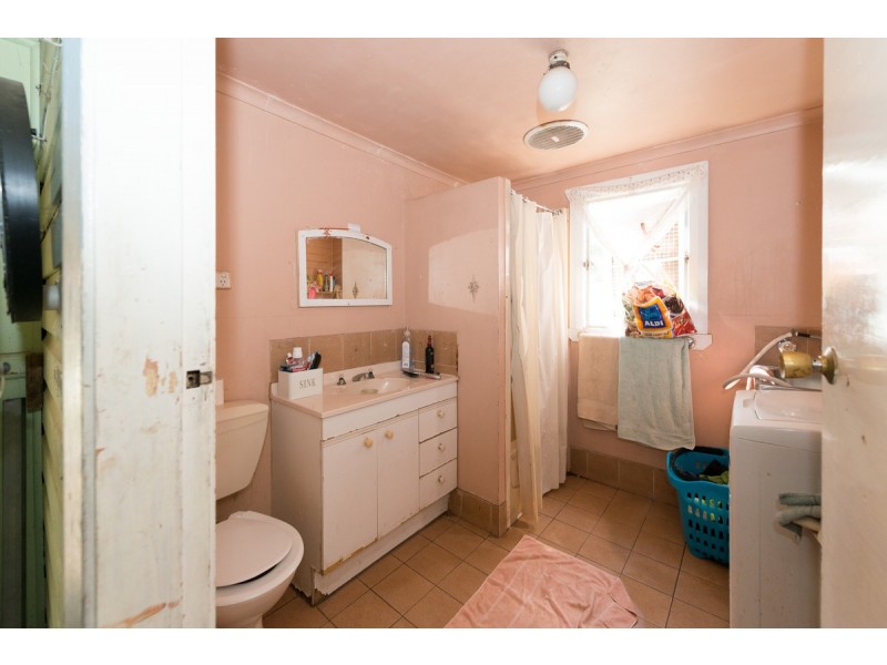 77 Mathews Street, Tamworth NSW 2340