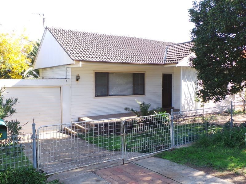 7 Sapphire Crescent, Tamworth NSW 2340