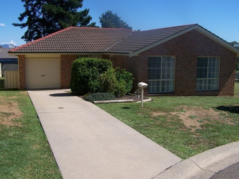 8 Grevillea Place, Tamworth NSW 2340