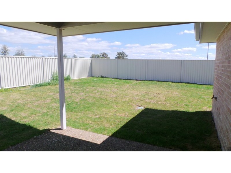 16 Drakeford Street, Tamworth NSW 2340