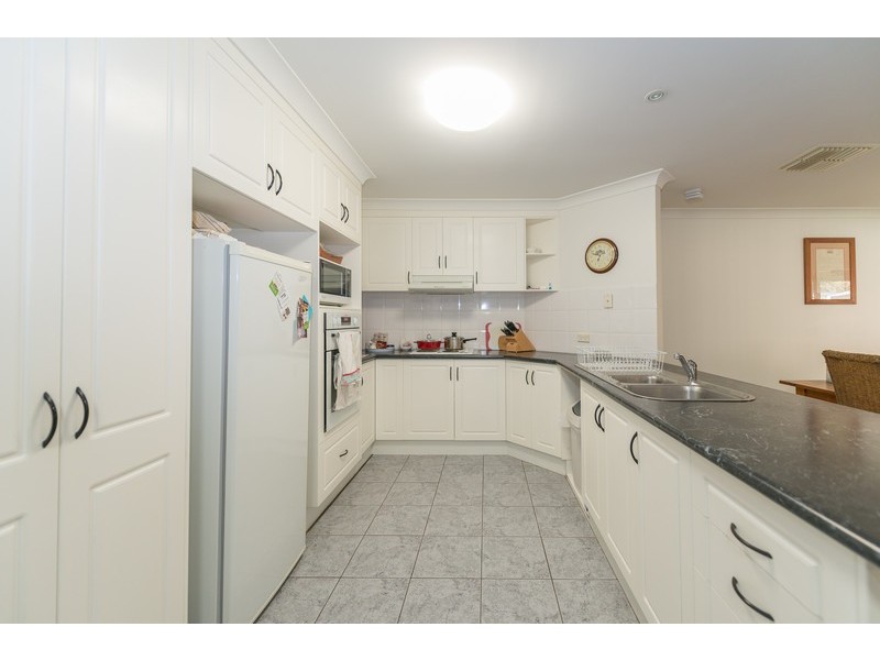 13 Wahroonga Drive, Hillvue NSW 2340