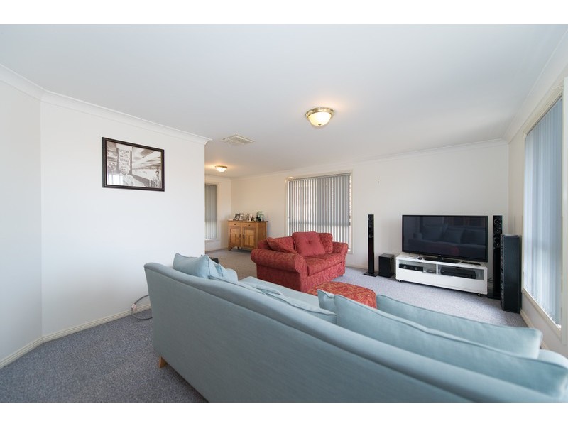 13 Wahroonga Drive, Hillvue NSW 2340