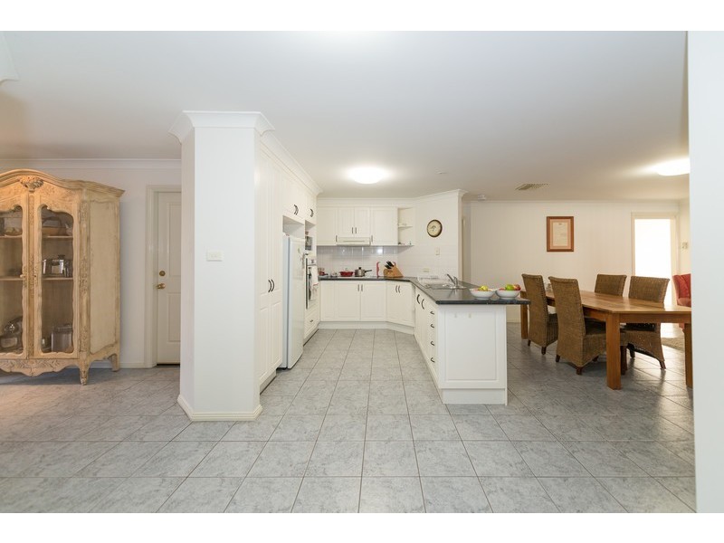 13 Wahroonga Drive, Hillvue NSW 2340