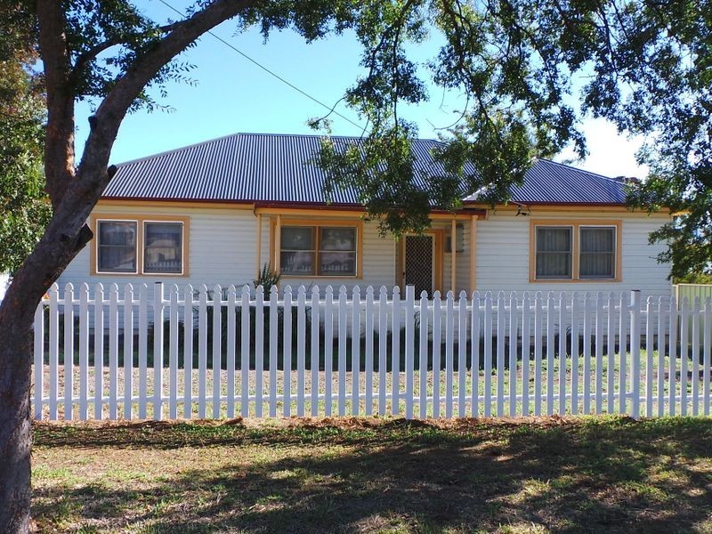 2 Cambridge Street, Tamworth NSW 2340
