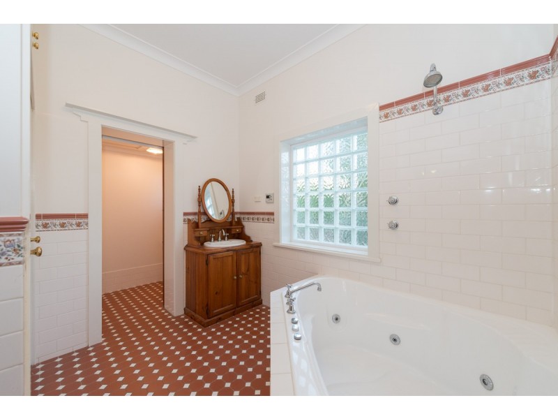188 Carthage Street, East Tamworth NSW 2340