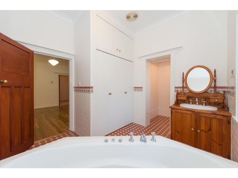 188 Carthage Street, East Tamworth NSW 2340