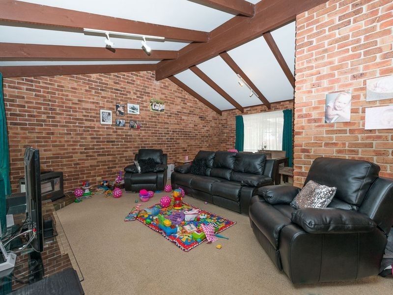 15 Brolga Way, Tamworth NSW 2340