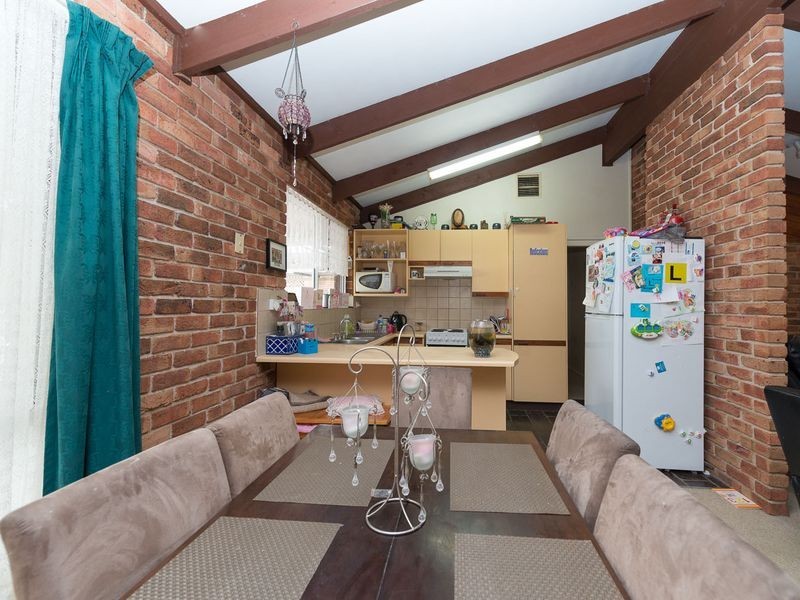 15 Brolga Way, Tamworth NSW 2340
