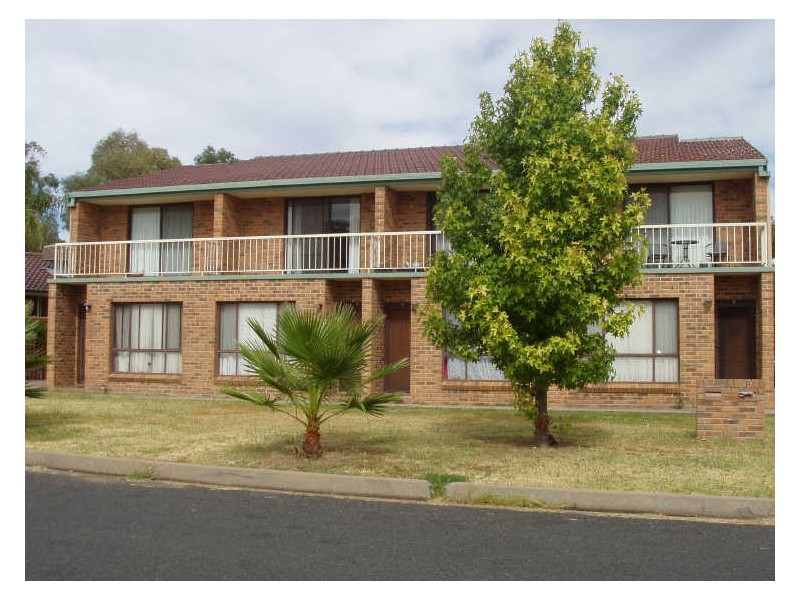 3/12 Illoura Street, Tamworth NSW 2340