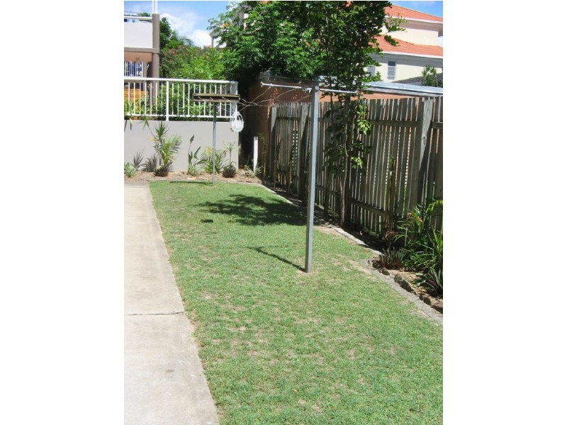 2/5 Illawong Street, Chevron Island QLD 4217