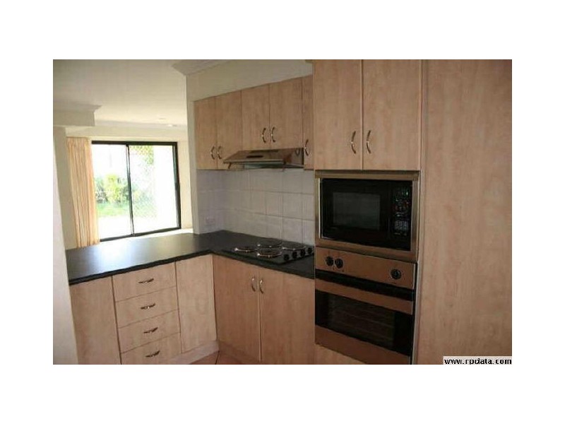 43/2 Bronberg Court, Benowa QLD 4217