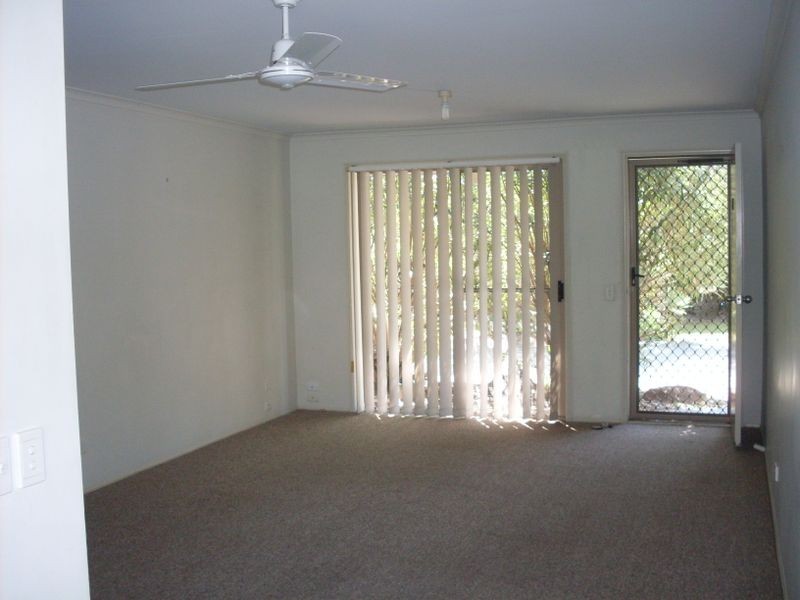 4/2 Golden Palms Court, Ashmore QLD 4214