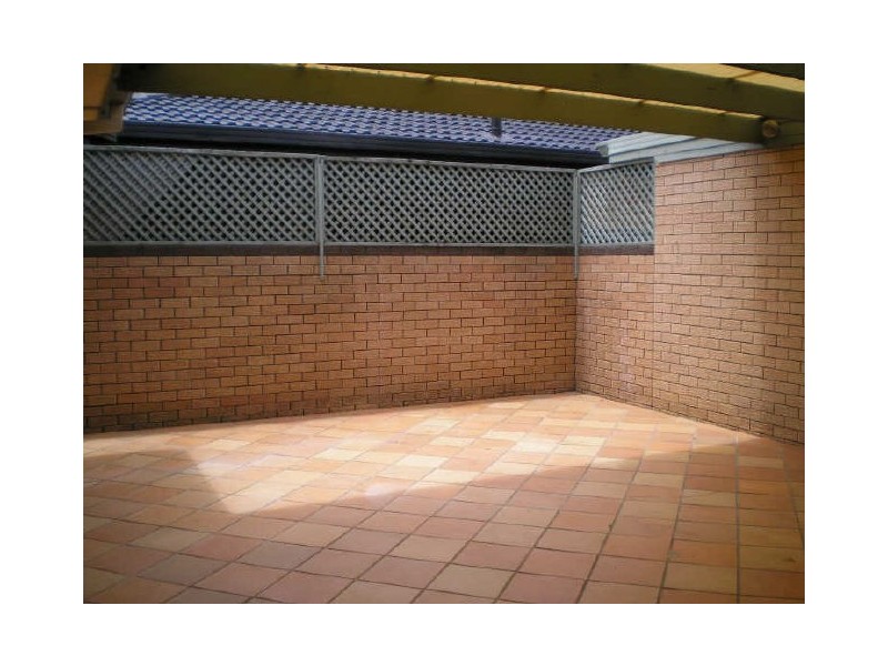 8 Tiwi Street, Sorrento QLD 4217