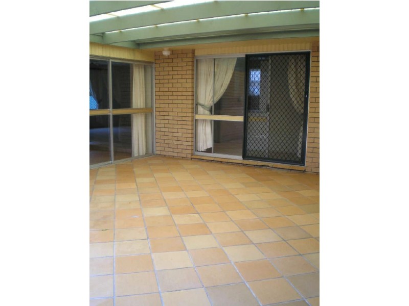 8 Tiwi Street, Sorrento QLD 4217