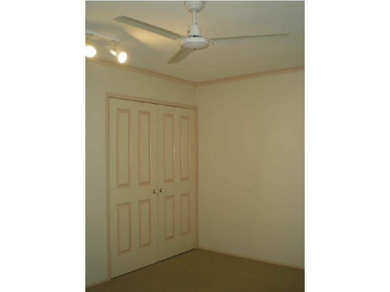 8 Tiwi Street, Sorrento QLD 4217