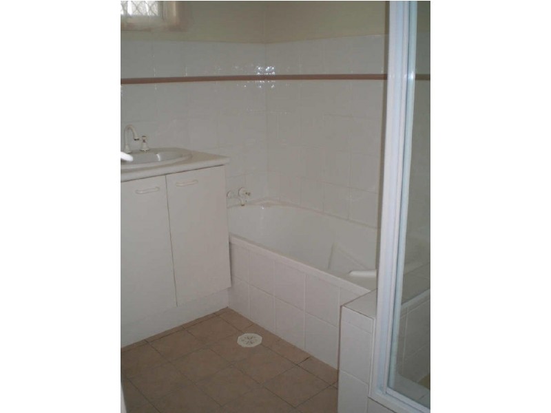 8 Tiwi Street, Sorrento QLD 4217