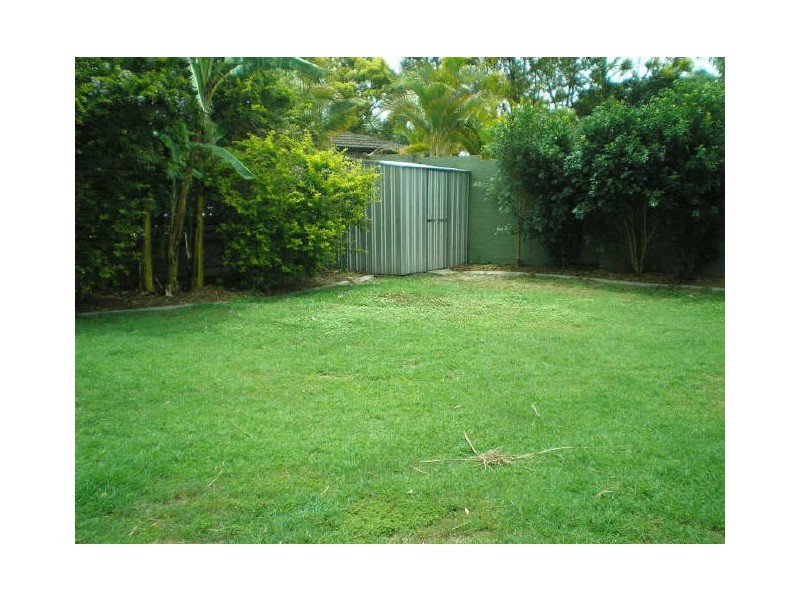 8 Tiwi Street, Sorrento QLD 4217