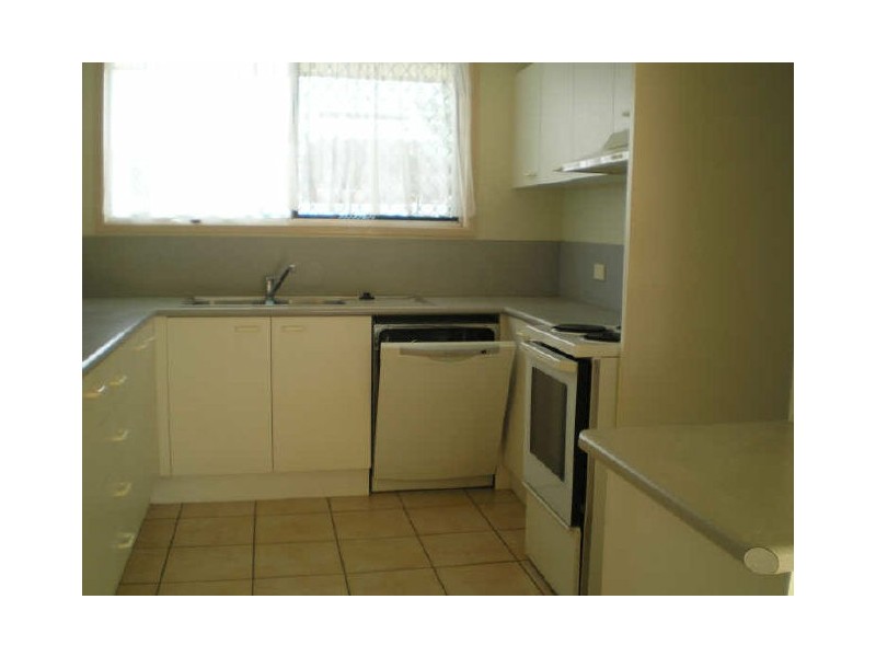 8 Tiwi Street, Sorrento QLD 4217