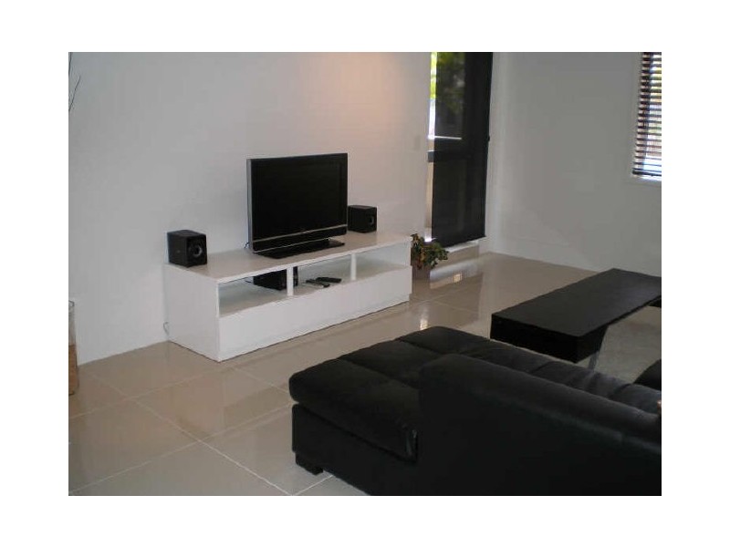 4/189 Surf Parade, Surfers Paradise QLD 4217