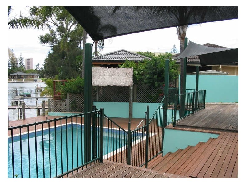 12 Beverley Crescent, Broadbeach Waters QLD 4218