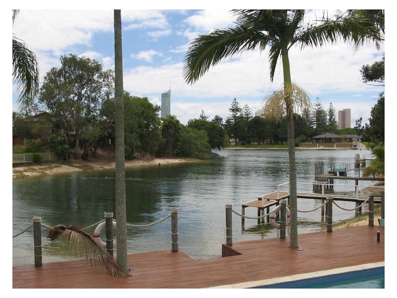 12 Beverley Crescent, Broadbeach Waters QLD 4218