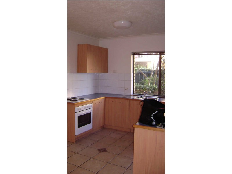 2/13 Stanhill Drive, Chevron Island QLD 4217