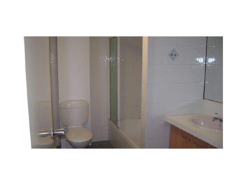 2/13 Stanhill Drive, Chevron Island QLD 4217