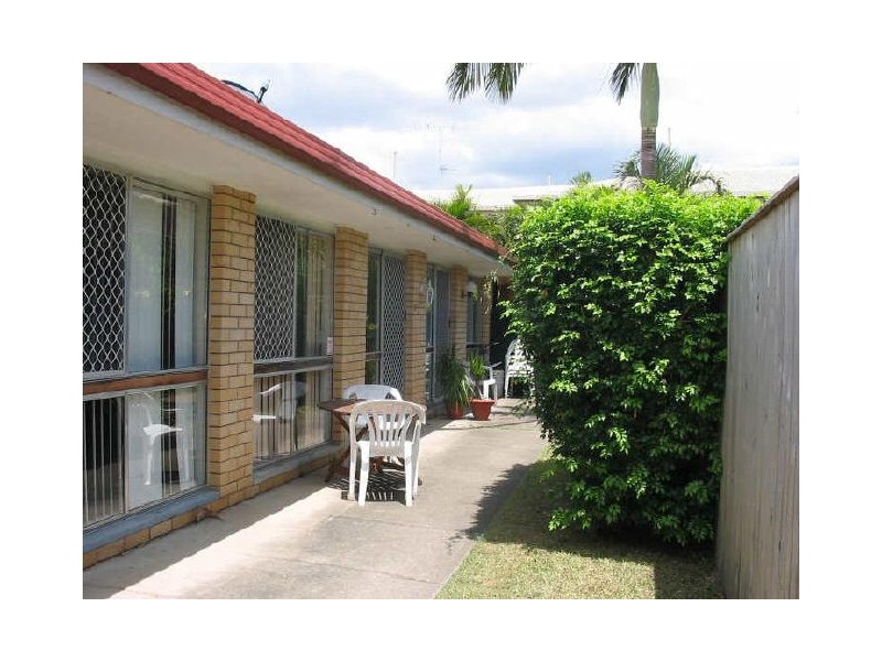 2/16 Parneno St, Chevron Island QLD 4217