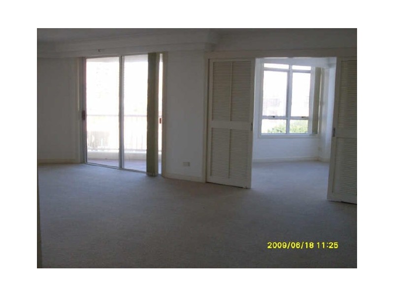 21/6 ‘Elkhorn Tower’ View Ave, Surfers Paradise QLD 4217