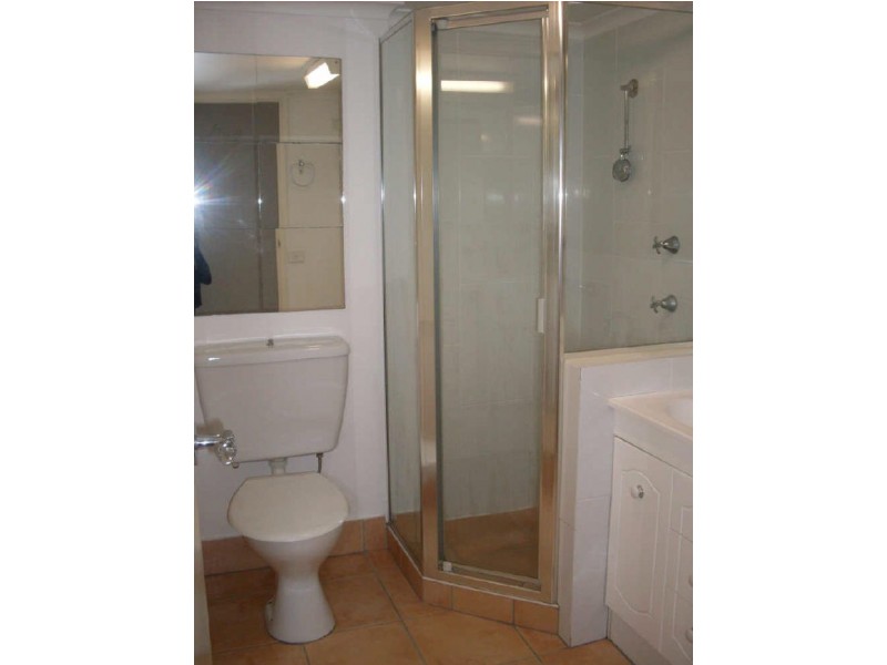 8/26 Stanhill Dve, Chevron Island QLD 4217