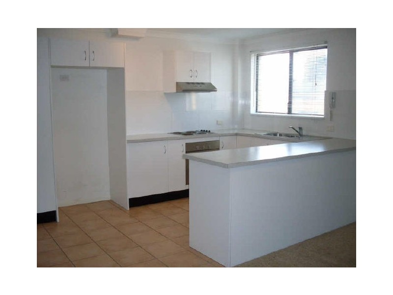 8/26 Stanhill Dve, Chevron Island QLD 4217