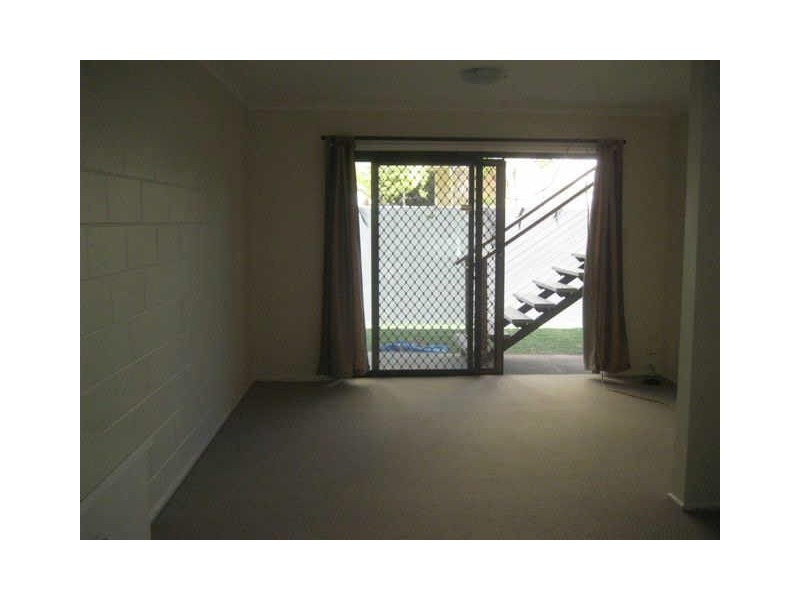 4/9 Cronin Ave, Main Beach QLD 4217