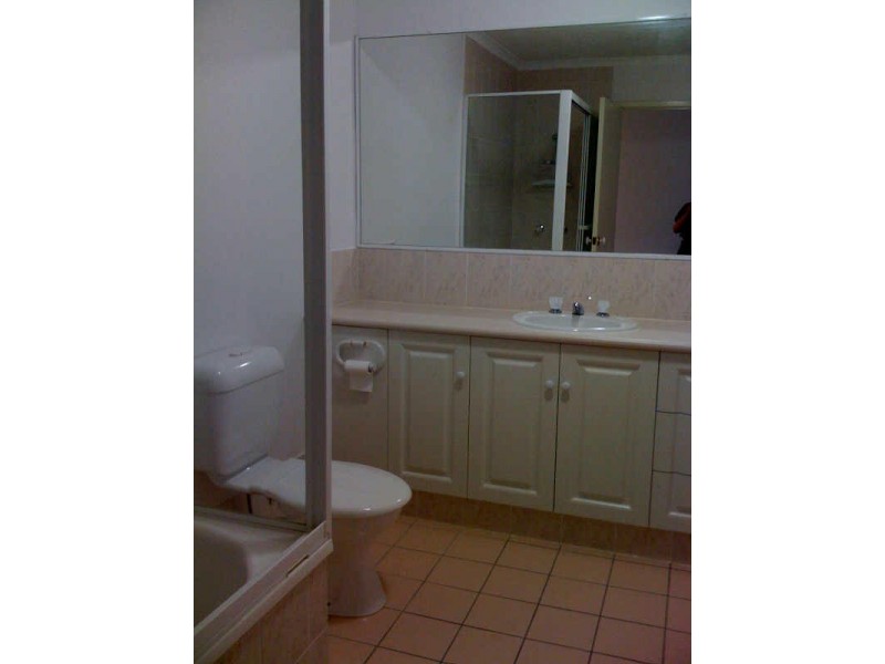 25/8-12 Dalpura St, Chevron Island QLD 4217