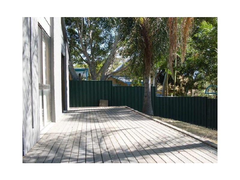 1/168 Whiting Street, Labrador QLD 4215