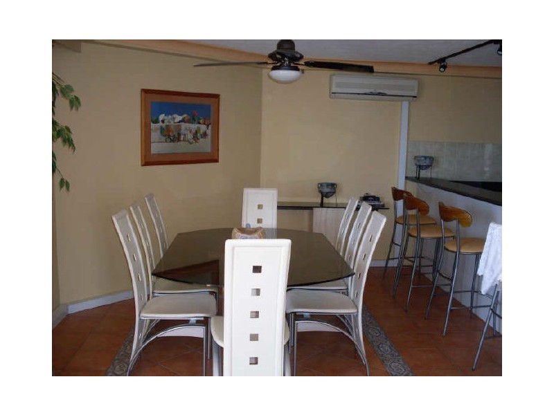 21B/30 Laycock St, Surfers Paradise QLD 4217