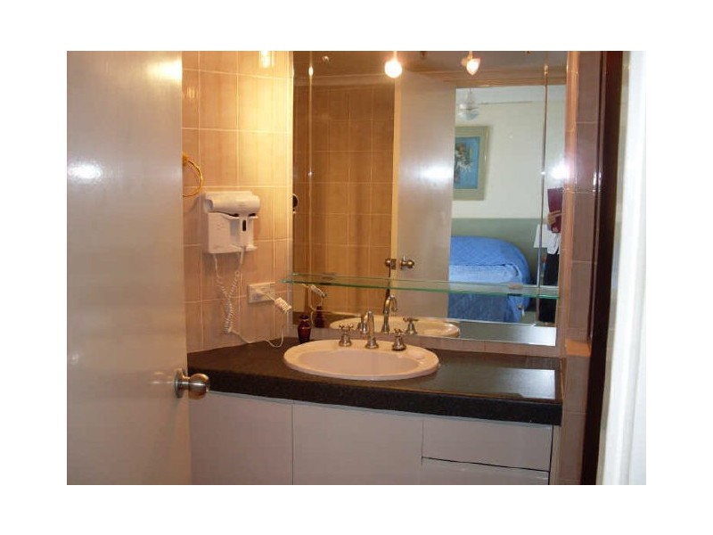 21B/30 Laycock St, Surfers Paradise QLD 4217