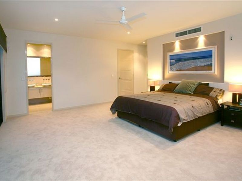 62 Hedges Avenue, Mermaid Beach QLD 4218