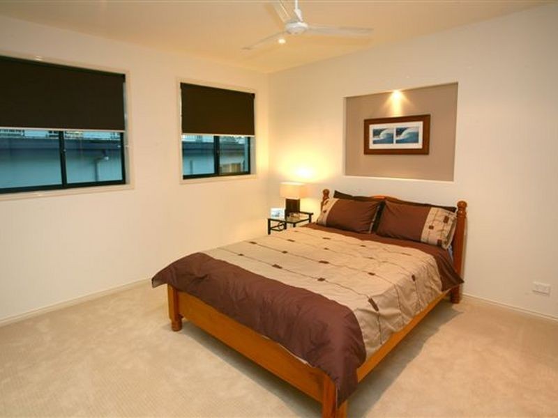 62 Hedges Avenue, Mermaid Beach QLD 4218