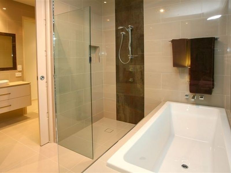 62 Hedges Avenue, Mermaid Beach QLD 4218