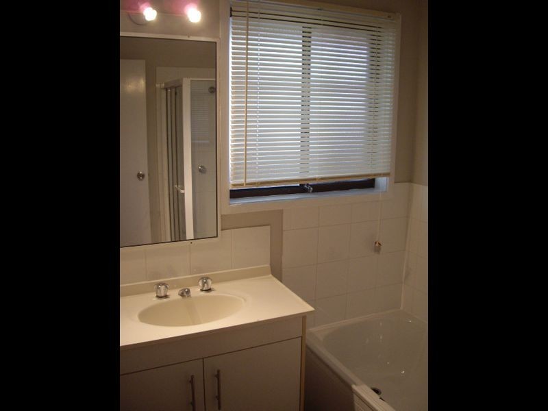 4/168 Whiting Street, Labrador QLD 4215