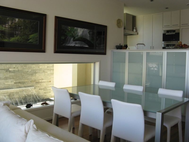 2/287 Stanhill Drive, Chevron Island QLD 4217