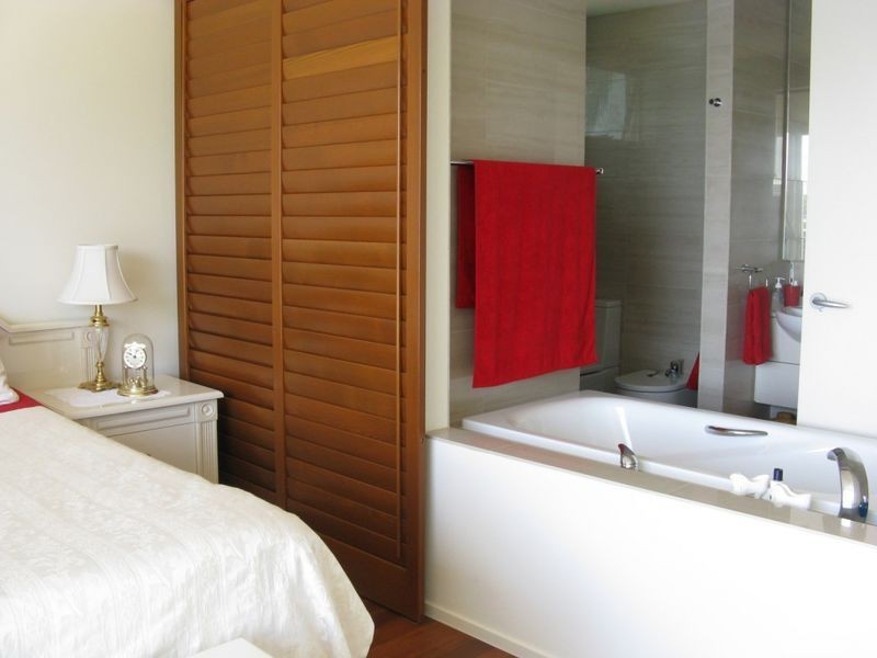 2/287 Stanhill Drive, Chevron Island QLD 4217