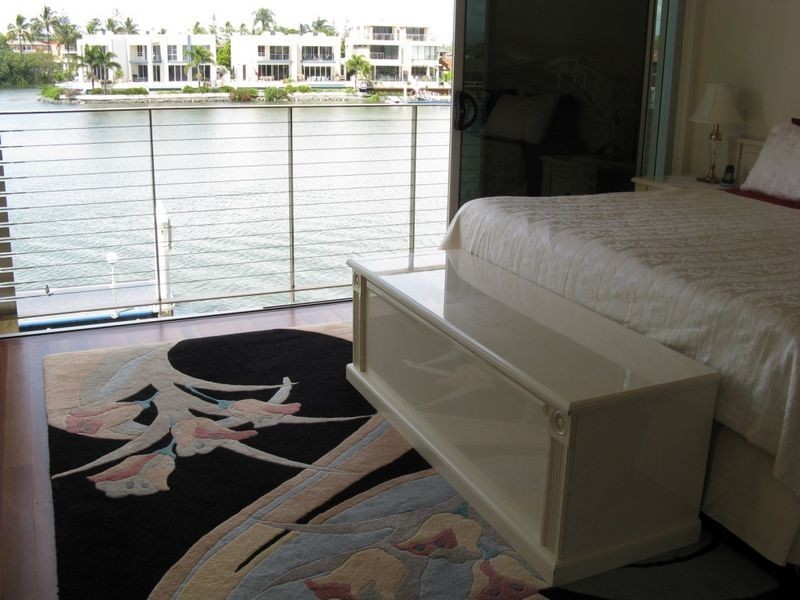 2/287 Stanhill Drive, Chevron Island QLD 4217