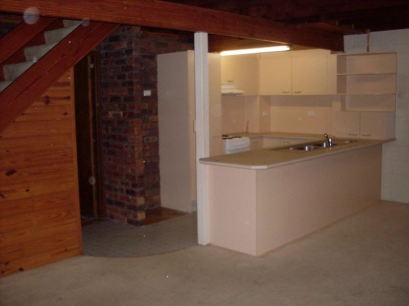 13B Cronin Avenue, Main Beach QLD 4217