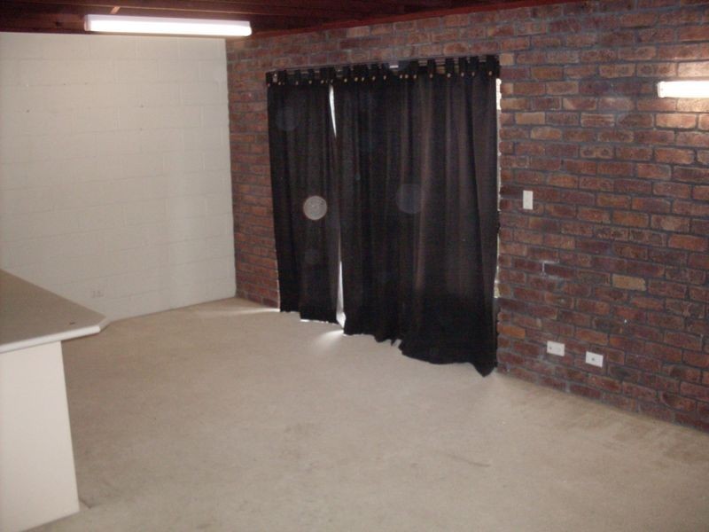 13B Cronin Avenue, Main Beach QLD 4217