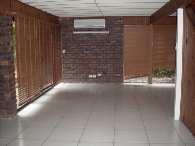 13A Cronin Avenue, Main Beach QLD 4217