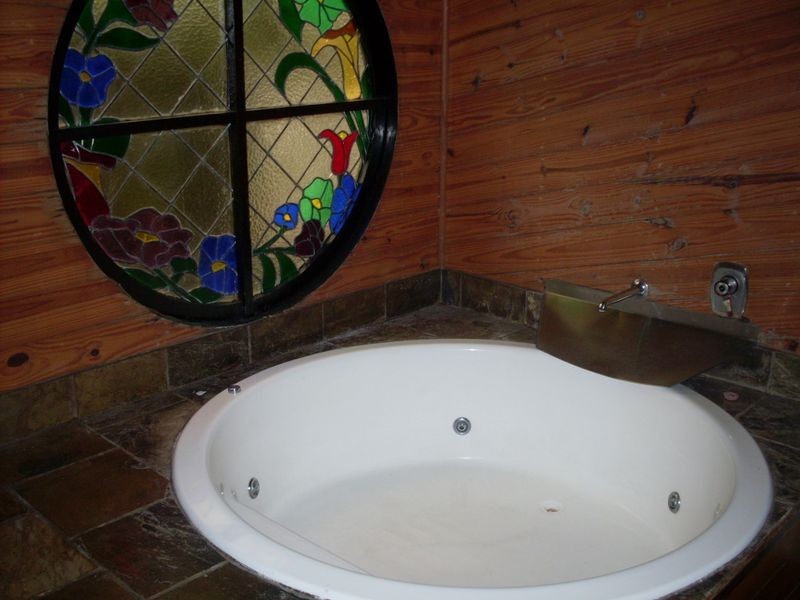 13A Cronin Avenue, Main Beach QLD 4217